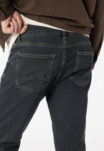 Узкие джинсы