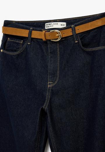 Прямые джинсы