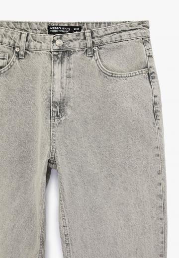 Прямые джинсы