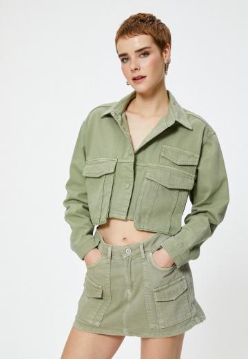 Куртка с накладнымит карманами