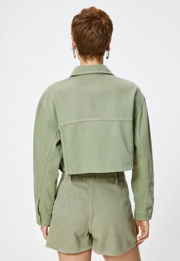 Куртка с накладнымит карманами