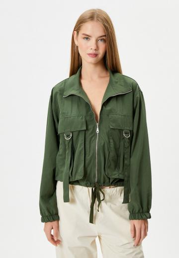 Блейзер с накладными карманами