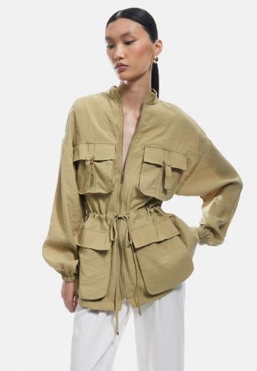 Куртка с накладнымит карманами