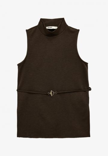 Блузка без рукавов