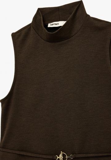 Блузка без рукавов