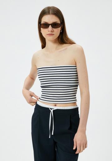 Топ без бретелек