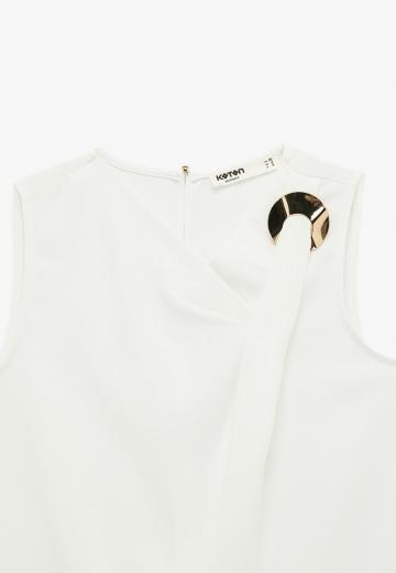 Блузка без рукавов