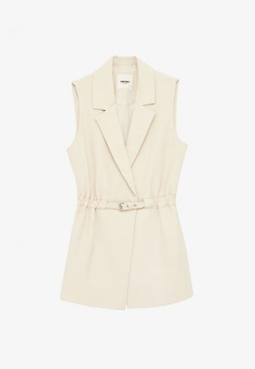 Длинный жилет