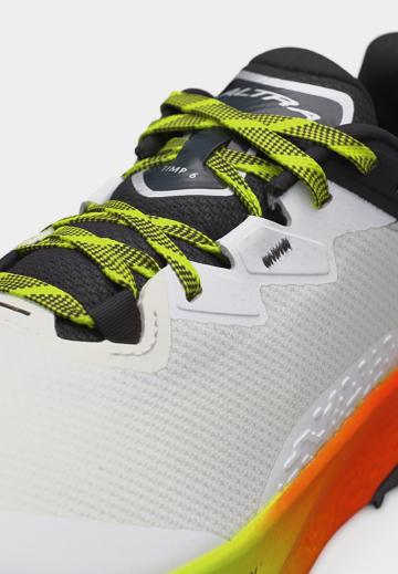 Беговые кроссовки