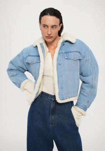 Джинсовая куртка