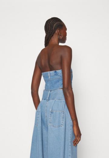 Топ без бретелек