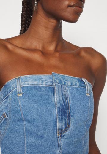 Топ без бретелек