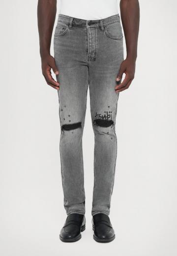 Узкие джинсы