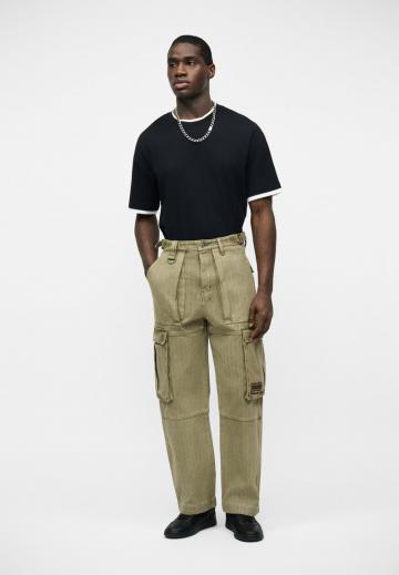 Брюки с накладными карманами