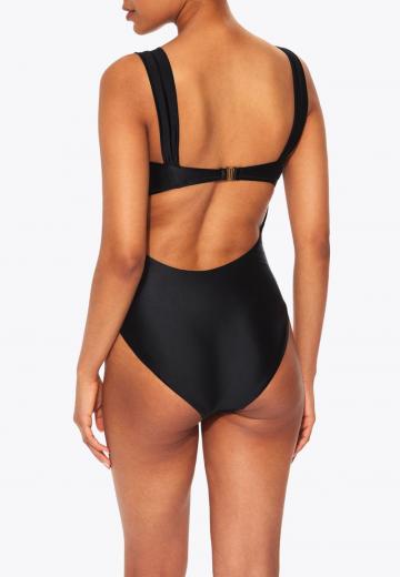 Слитный купальник