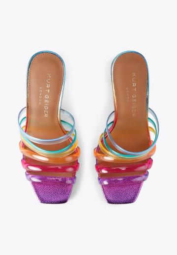 Босоножки на каблуке