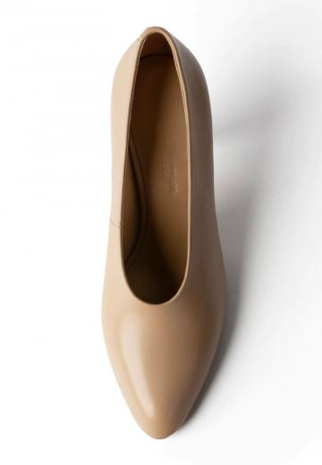 Туфли с высоким носом