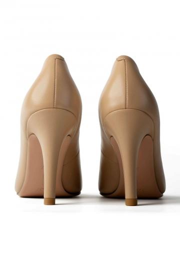 Туфли с высоким носом