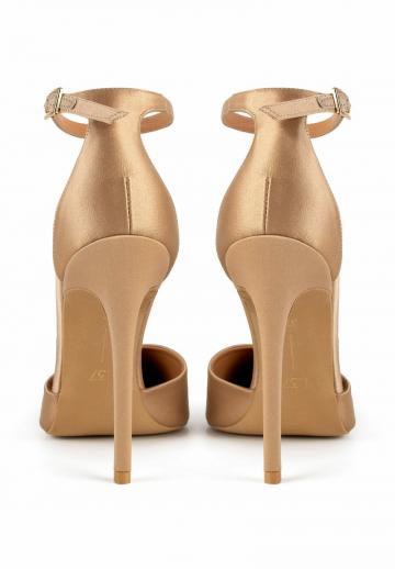 Туфли на высоком каблуке