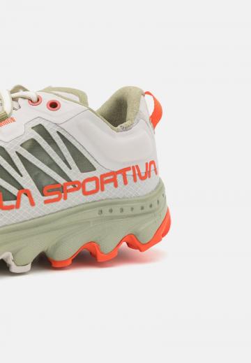 Беговые кроссовки