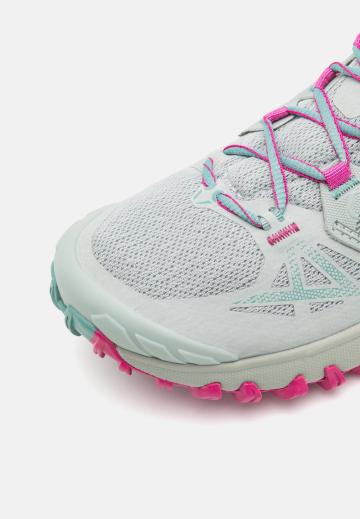 Беговые кроссовки