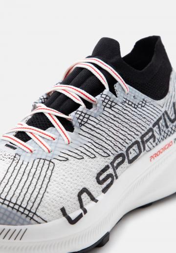 Беговые кроссовки