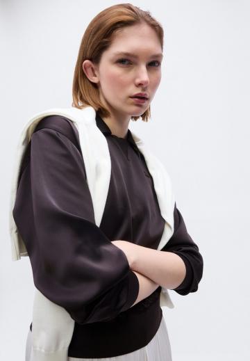 Атласная блузка