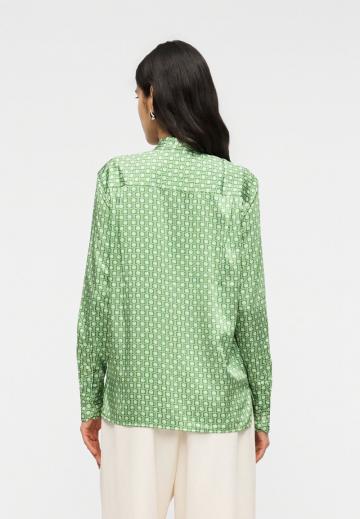 Атласная блузка