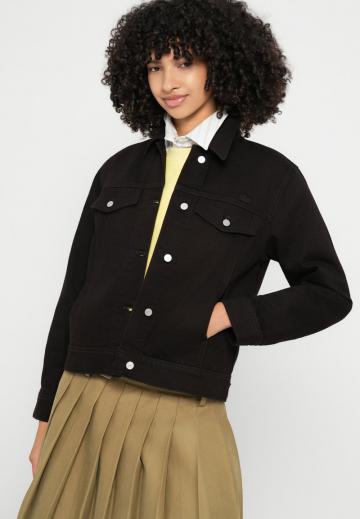 Джинсовая куртка