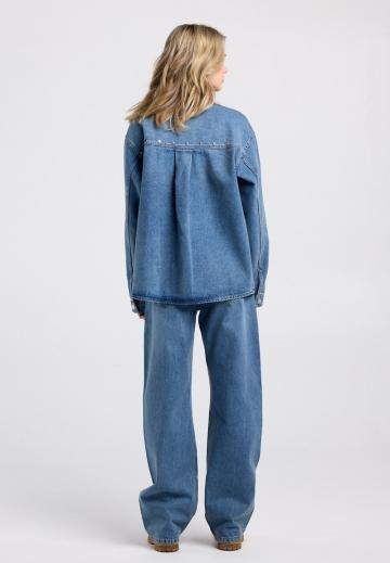 Прямые джинсы