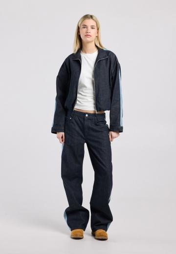 Джинсовая куртка