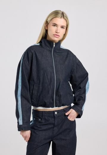 Джинсовая куртка