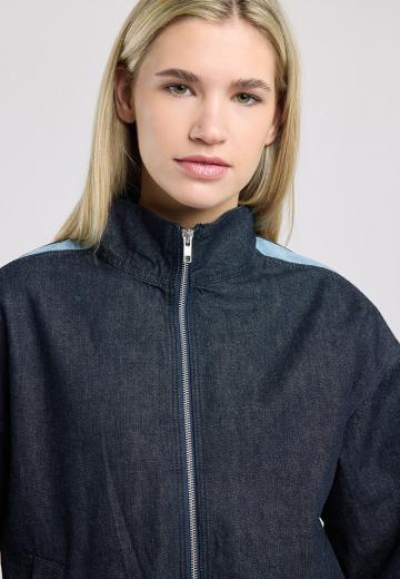 Джинсовая куртка