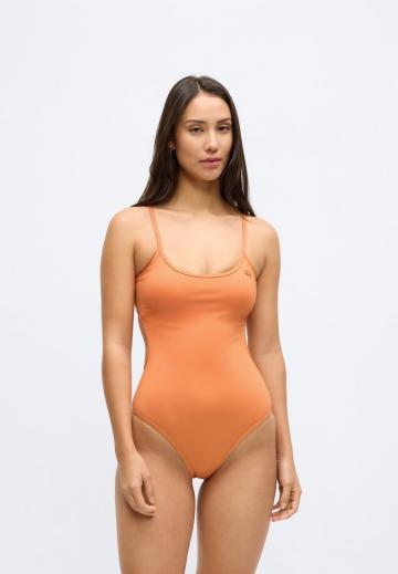 Слитный купальник