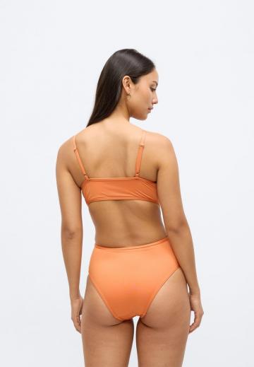 Слитный купальник