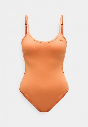 Слитный купальник