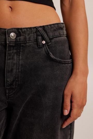 Клешеные джинсы