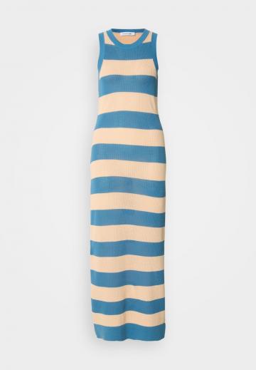 Пляжное платье