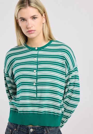 Пуловер в полоску