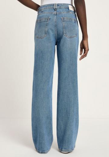 Прямые джинсы