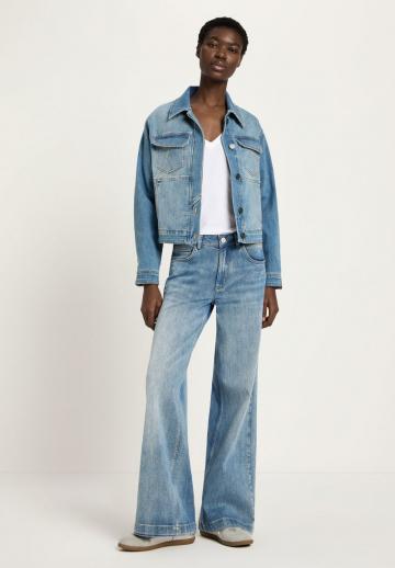 Джинсовая куртка