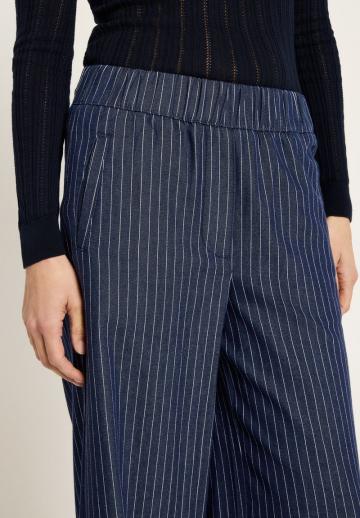 Свободные джинсы