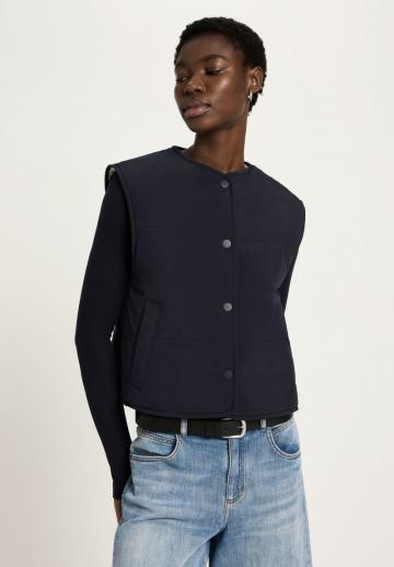 Пуховой жилет