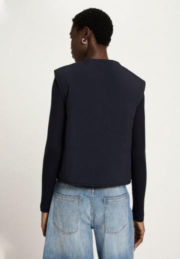 Пуховой жилет