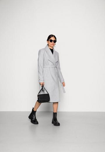 Шерстяное пальто