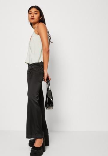 Топ на бретельках