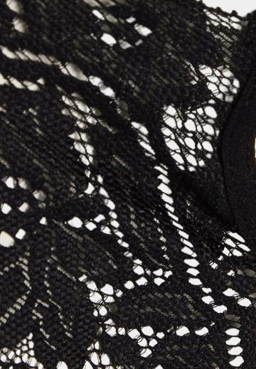 Трусы на бедрах