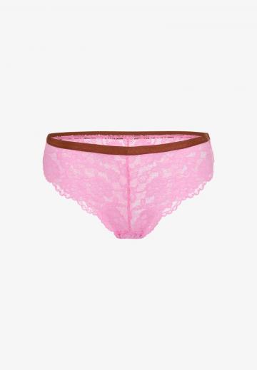 Трусы на бедрах