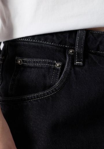 Прямые джинсы