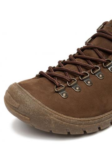 Ботинки на шнуровке